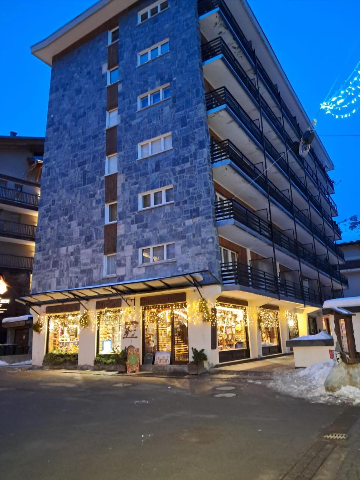 Appartamento Rinnovato Centralissimo A Cervinia Breuil-Cervinia Luaran gambar